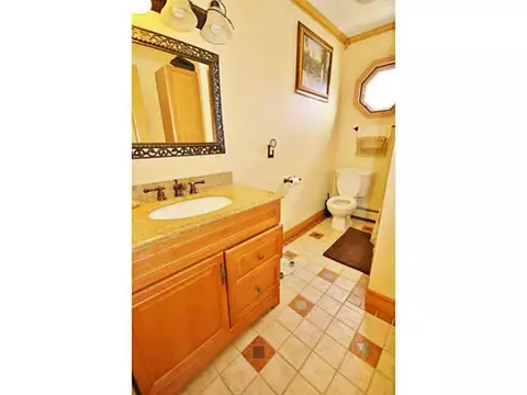 113 Bennett St, Woonsocket, RI 02895 photo 13