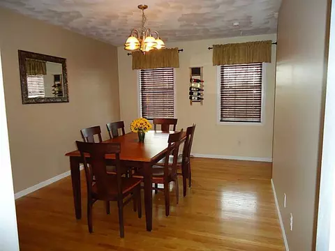 98 Arland Ct, Woonsocket, RI 02895 photo 6