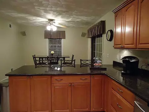 98 Arland Ct, Woonsocket, RI 02895 photo 4