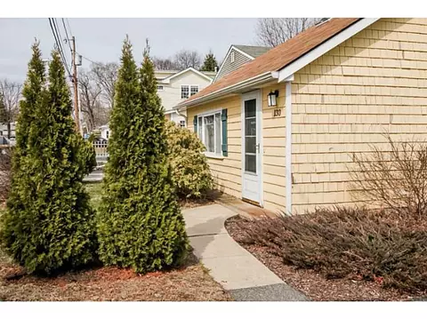 130 Abbott Ave, Warwick, RI 02886 photo 4