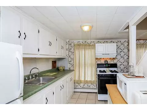 130 Abbott Ave, Warwick, RI 02886 photo 9