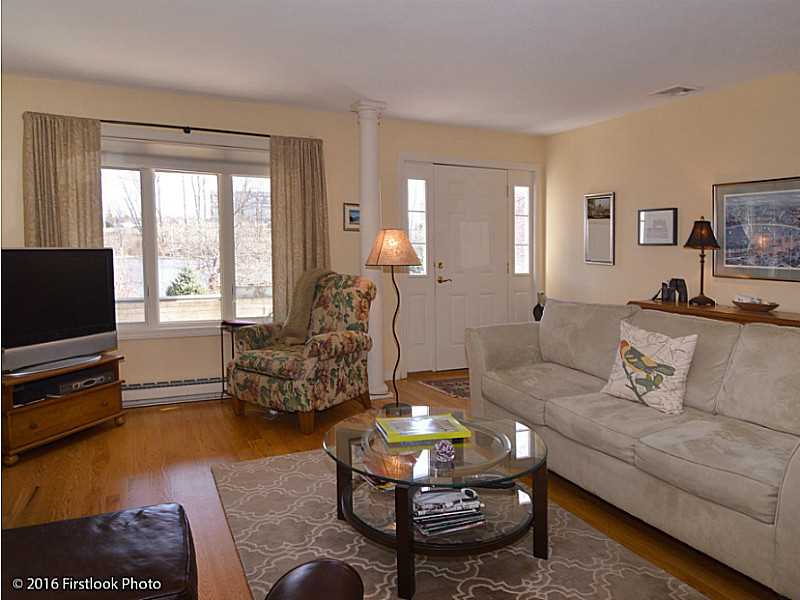 372 Chatham Cir, Warwick, RI 02886 photo 3