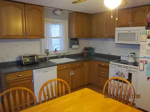 351 Transit St, Woonsocket, RI 02895 photo 8