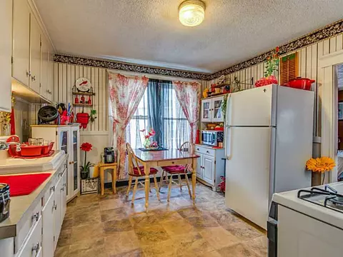 84 Avenue C Ave, Woonsocket, RI 02895 photo 10