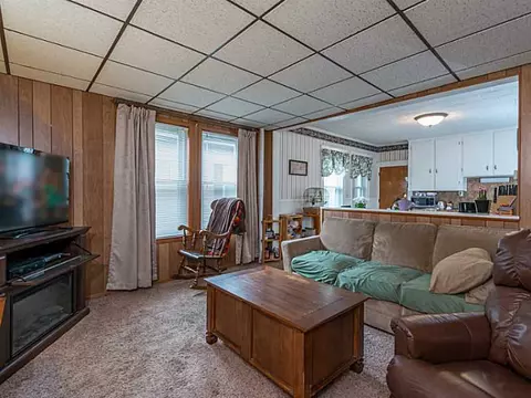 84 Avenue C Ave, Woonsocket, RI 02895 photo 5