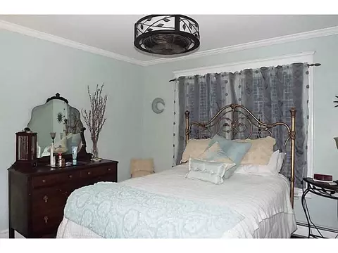 54 Hamilton St, Woonsocket, RI 02895 photo 22