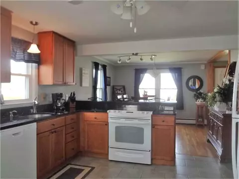 152 Read Ave, Coventry, RI 02816 photo 2