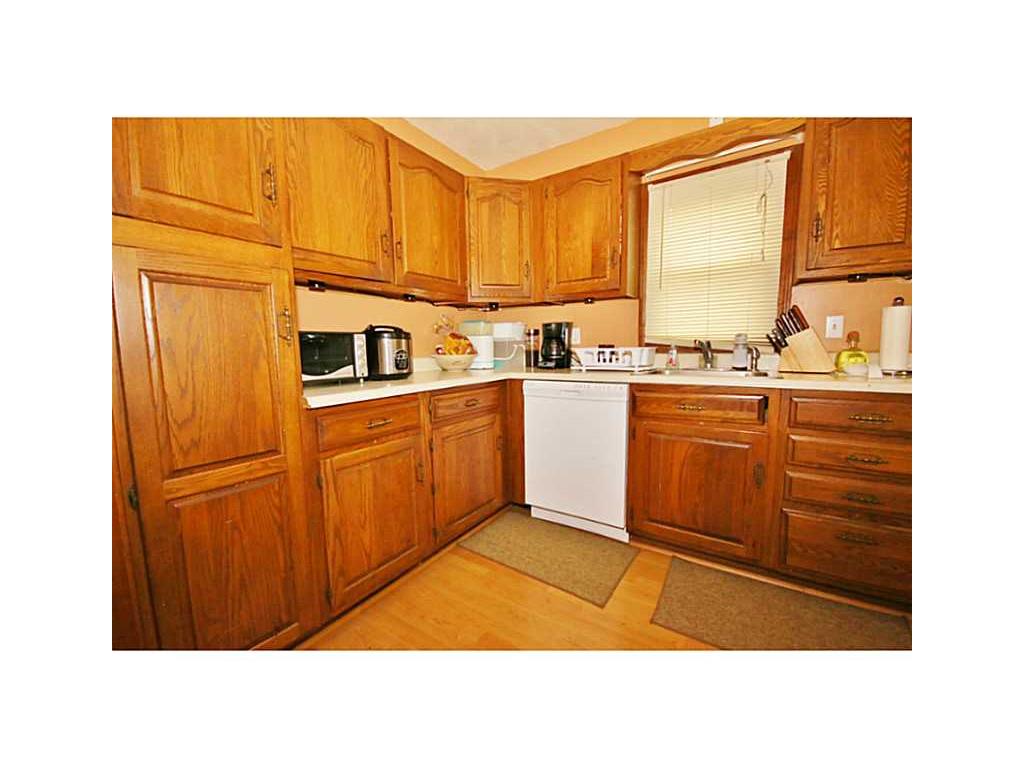 44 Arlington St, Woonsocket, RI 02895 photo 2