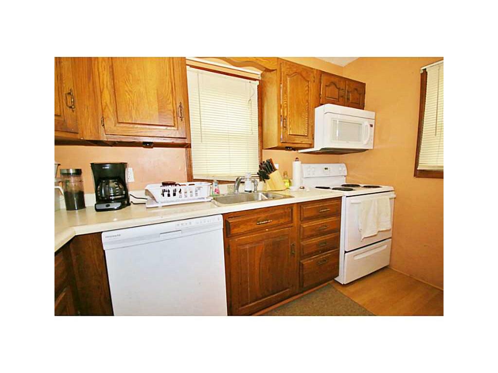 44 Arlington St, Woonsocket, RI 02895 photo 3
