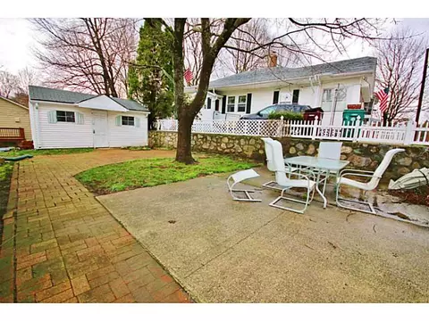 44 Arlington St, Woonsocket, RI 02895 photo 6