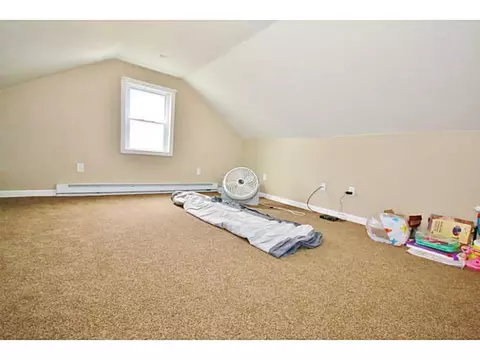 44 Arlington St, Woonsocket, RI 02895 photo 5