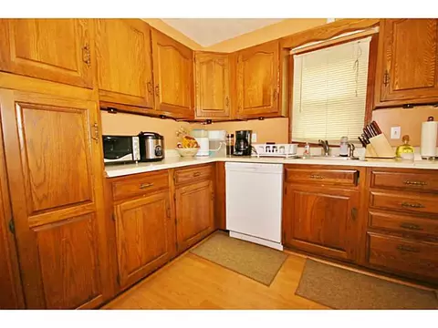 44 Arlington St, Woonsocket, RI 02895 photo 2
