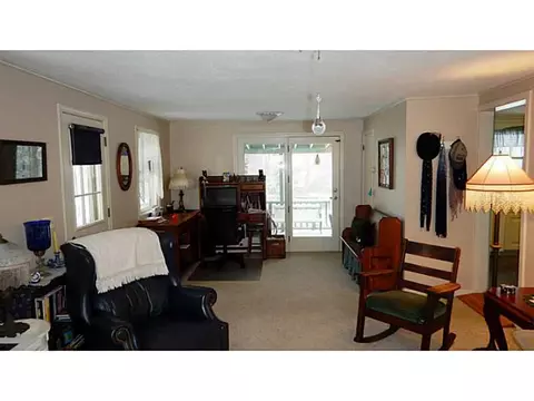 4 Frances Ct, Coventry, RI 02816 photo 3