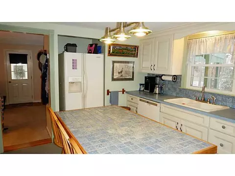 4 Frances Ct, Coventry, RI 02816 photo 5