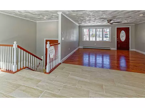 30 Levesque St, Warwick, RI 02886 photo 8