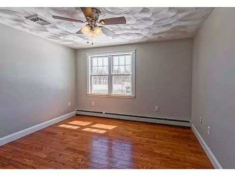 30 Levesque St, Warwick, RI 02886 photo 9