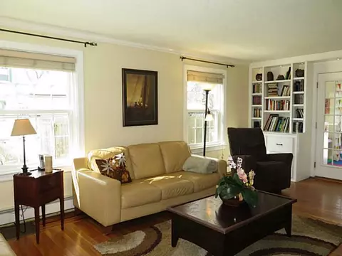 9 Friendly Dr, Warwick, RI 02888 photo 3