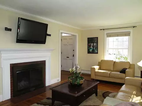 9 Friendly Dr, Warwick, RI 02888 photo 6