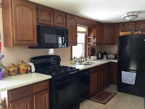 18 Colonial Dr, Warren, RI 02885 photo 7