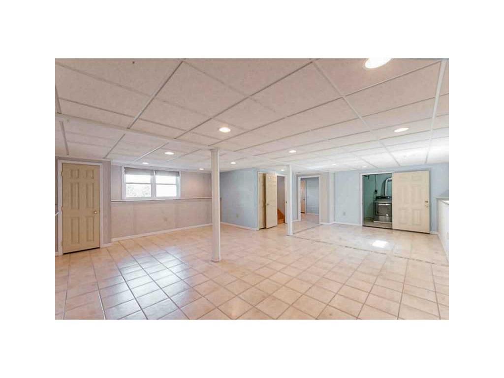 39 Robin Hollow Ln, Westerly, RI 02891 photo 20