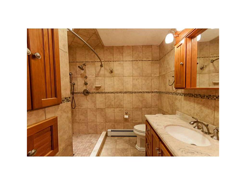 39 Robin Hollow Ln, Westerly, RI 02891 photo 8