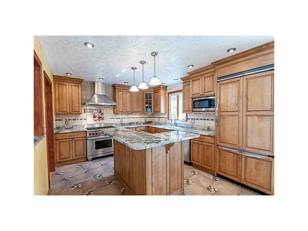 39 Robin Hollow Ln, Westerly, RI 02891 photo 1