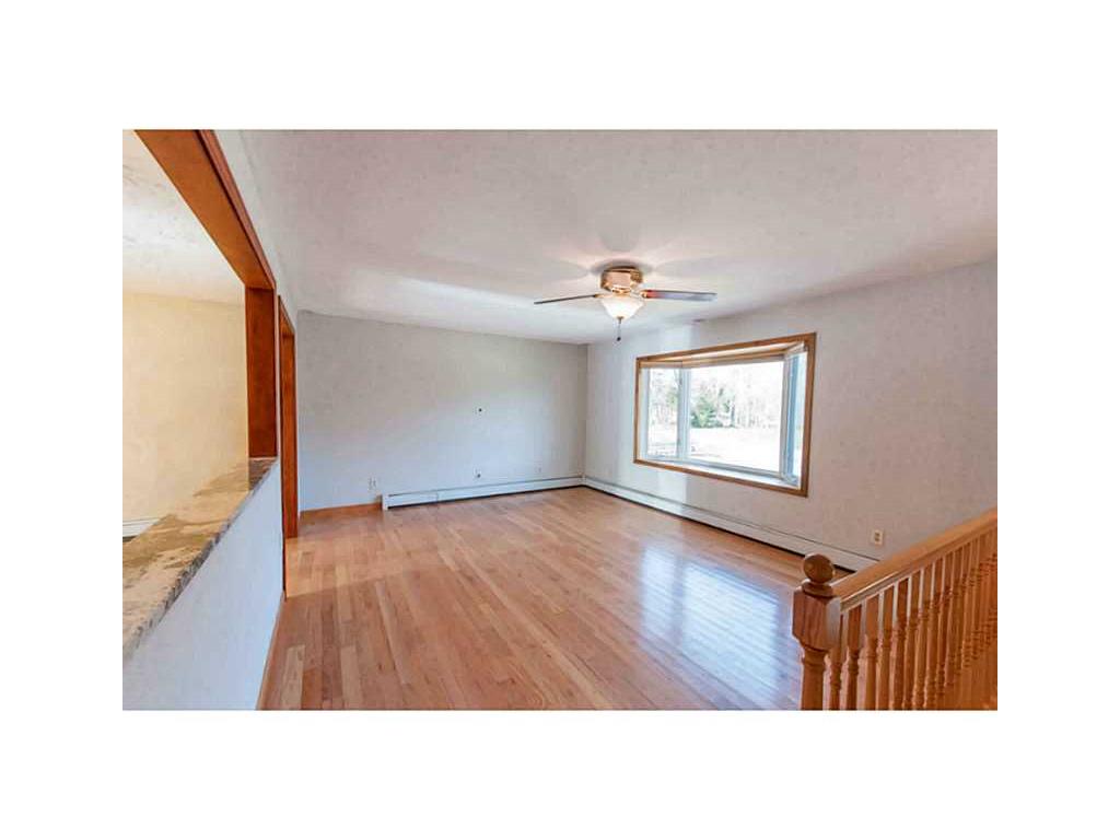 39 Robin Hollow Ln, Westerly, RI 02891 photo 7