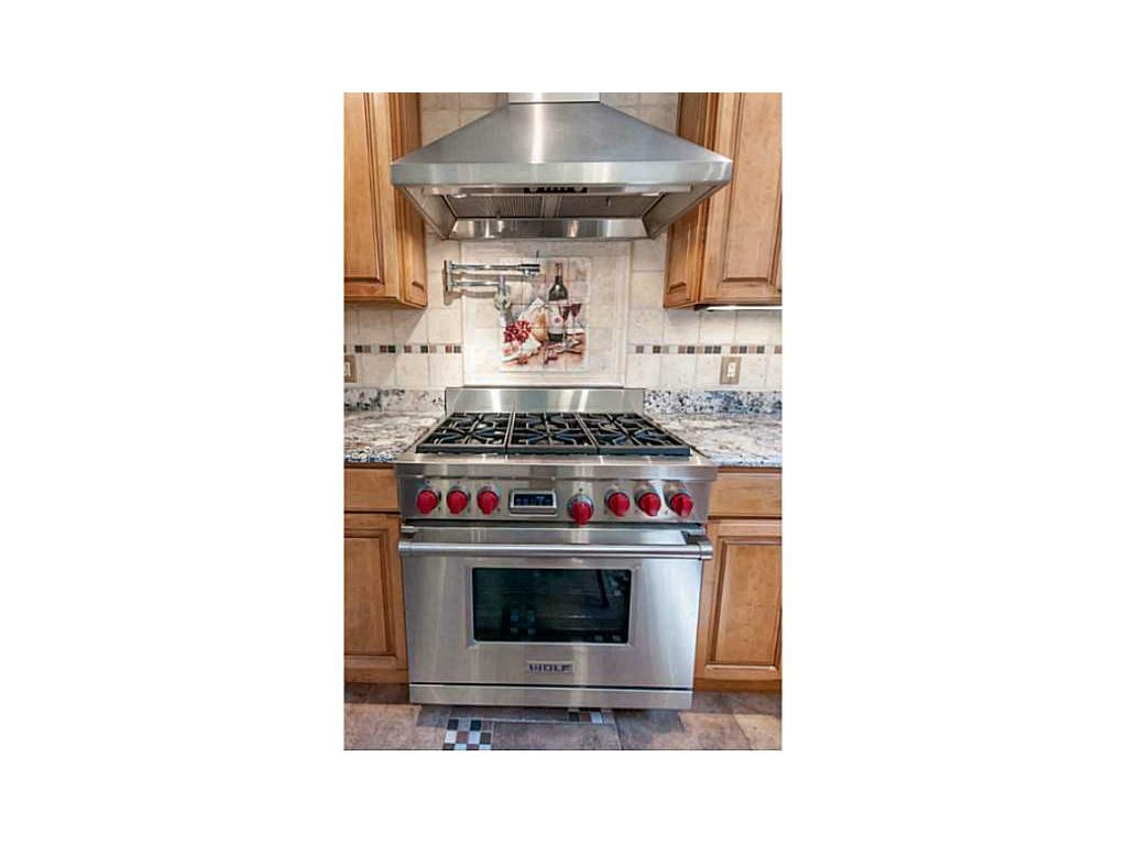 39 Robin Hollow Ln, Westerly, RI 02891 photo 2