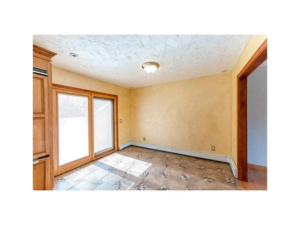 39 Robin Hollow Ln, Westerly, RI 02891 photo 6