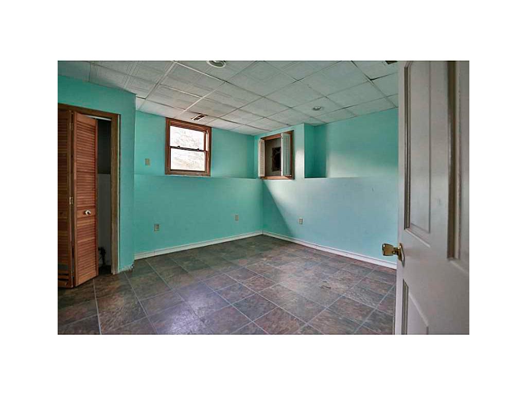 10 Wingate Ct, Warwick, RI 02888 photo 9