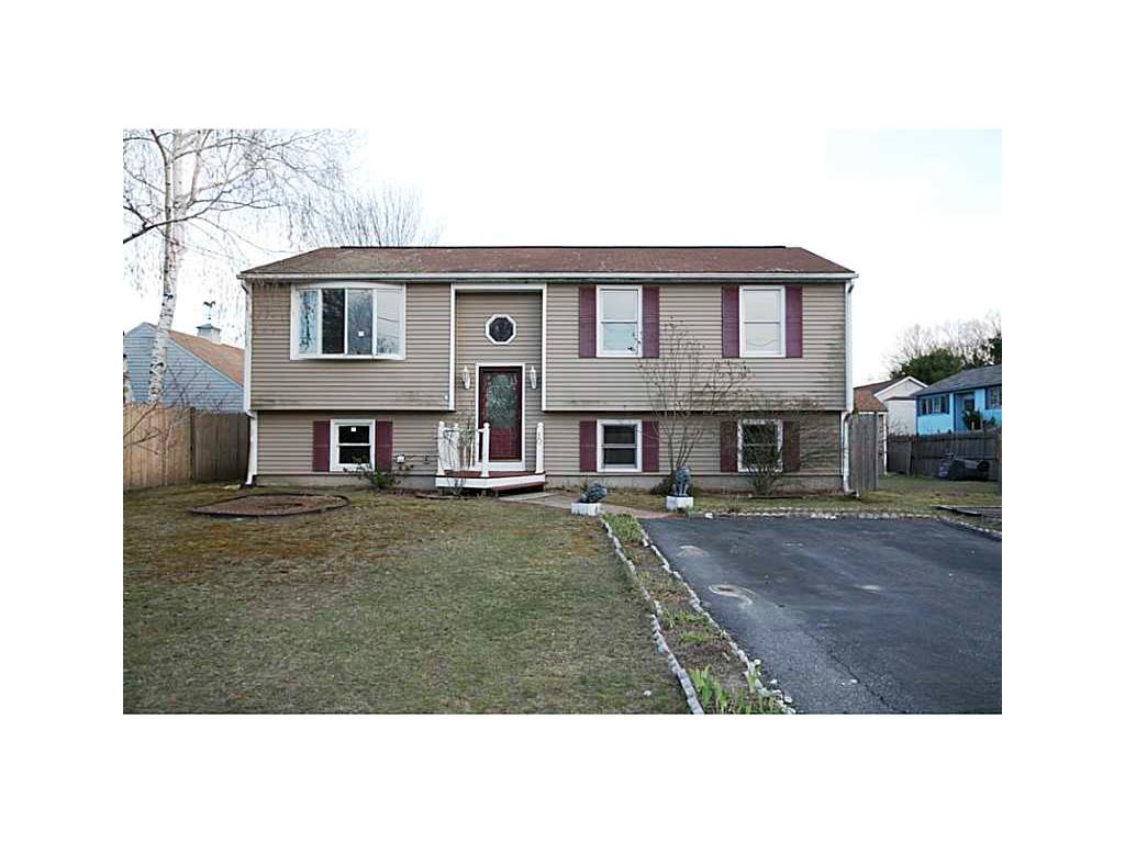 10 Wingate Ct, Warwick, RI 02888 photo 2