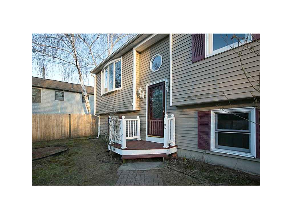 10 Wingate Ct, Warwick, RI 02888 photo 1