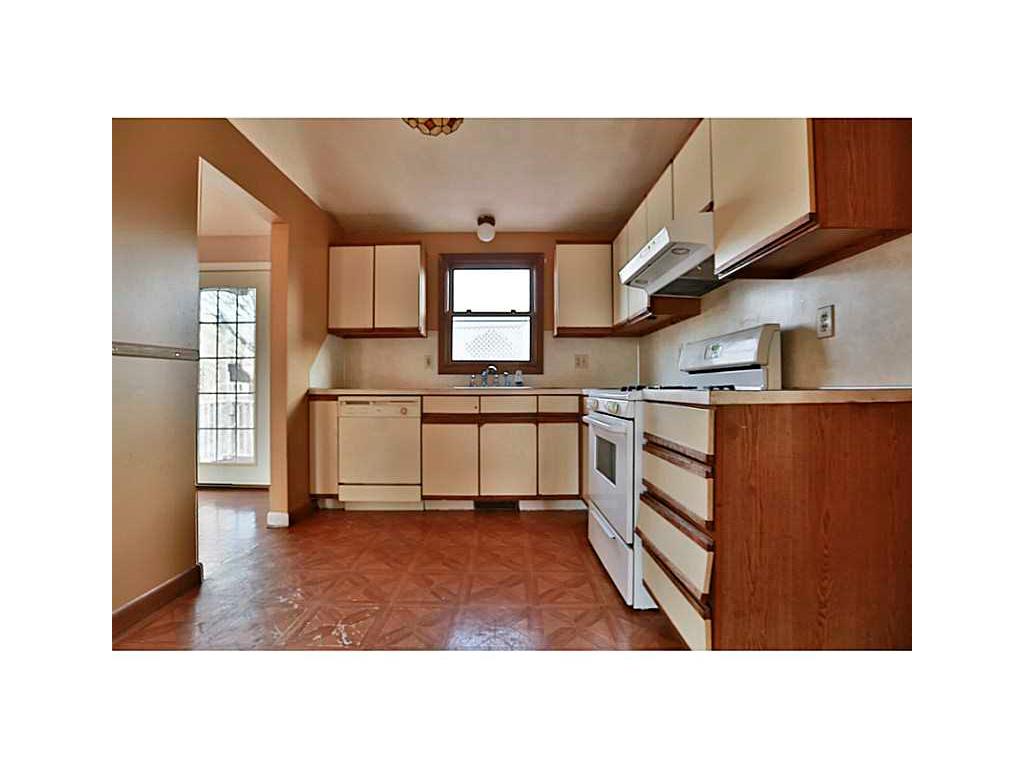10 Wingate Ct, Warwick, RI 02888 photo 4