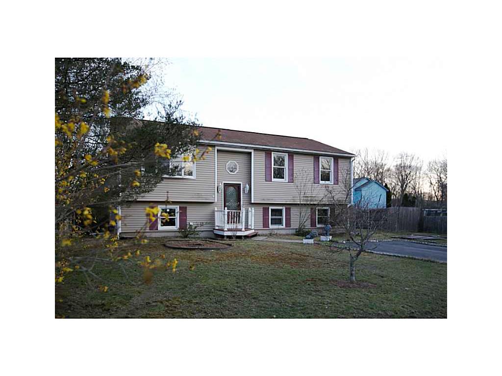 10 Wingate Ct, Warwick, RI 02888 photo 3