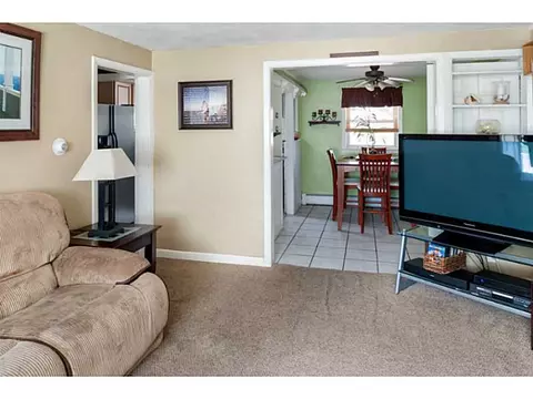 83 Metropolitan Dr, Warwick, RI 02886 photo 5