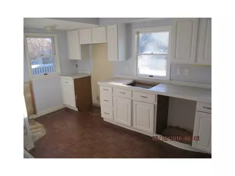 169 Vera St, Warwick, RI 02886 photo 6