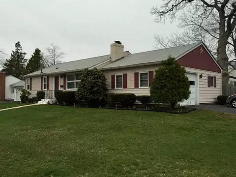 54 Dedham Rd, Warwick, RI 02888 photo 2