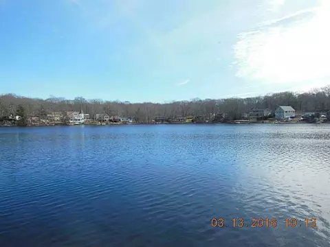 44 W Shore Dr, Exeter, RI 02822 photo 6