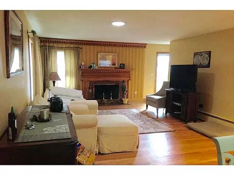299 Buttonwoods Ave, Warwick, RI 02886 photo 5