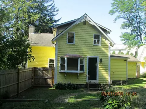 87 Tollgate Rd, Warwick, RI 02886 photo 2