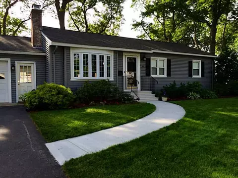 63 Covington Dr, Warwick, RI 02886 photo 1