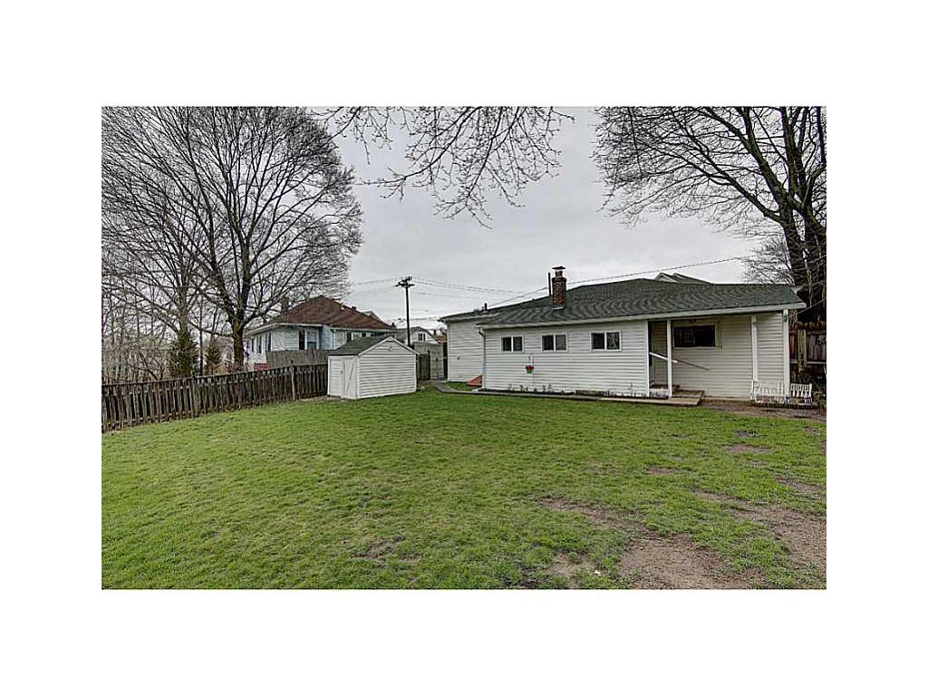 95 Thomas St, Woonsocket, RI 02895 photo 23