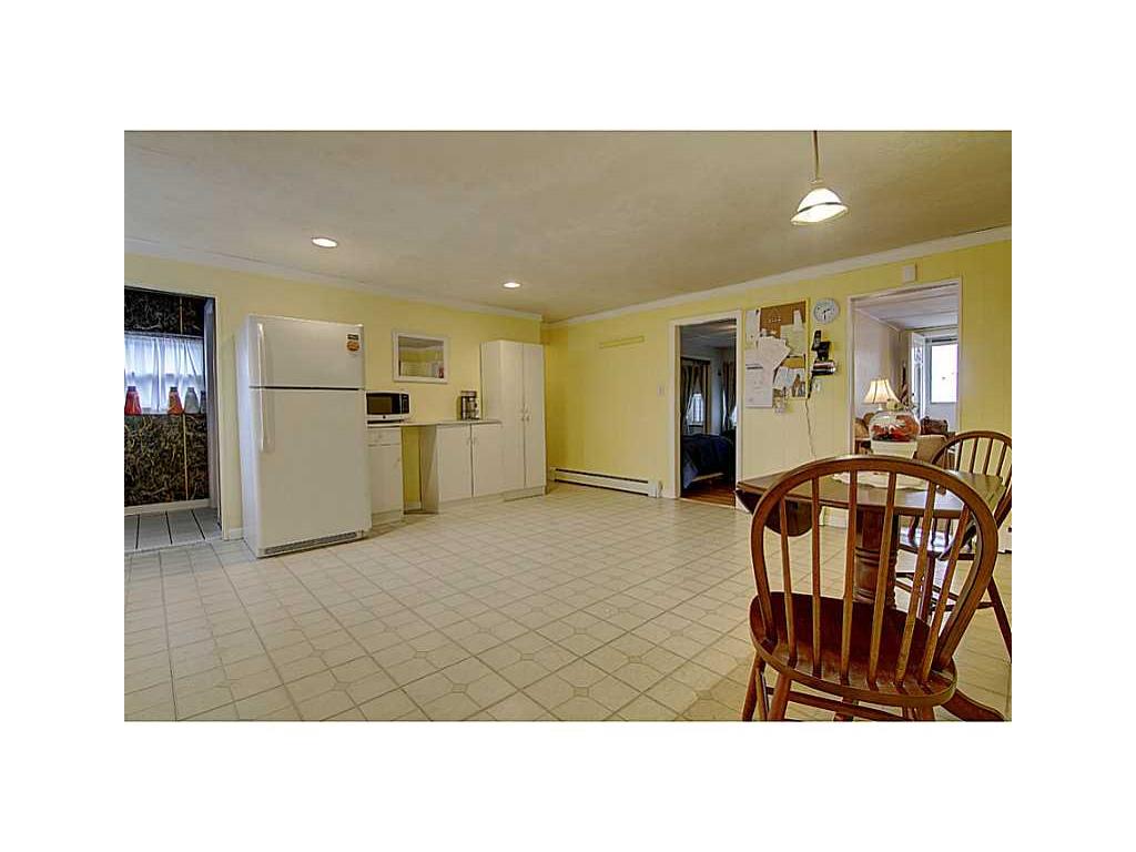 95 Thomas St, Woonsocket, RI 02895 photo 9