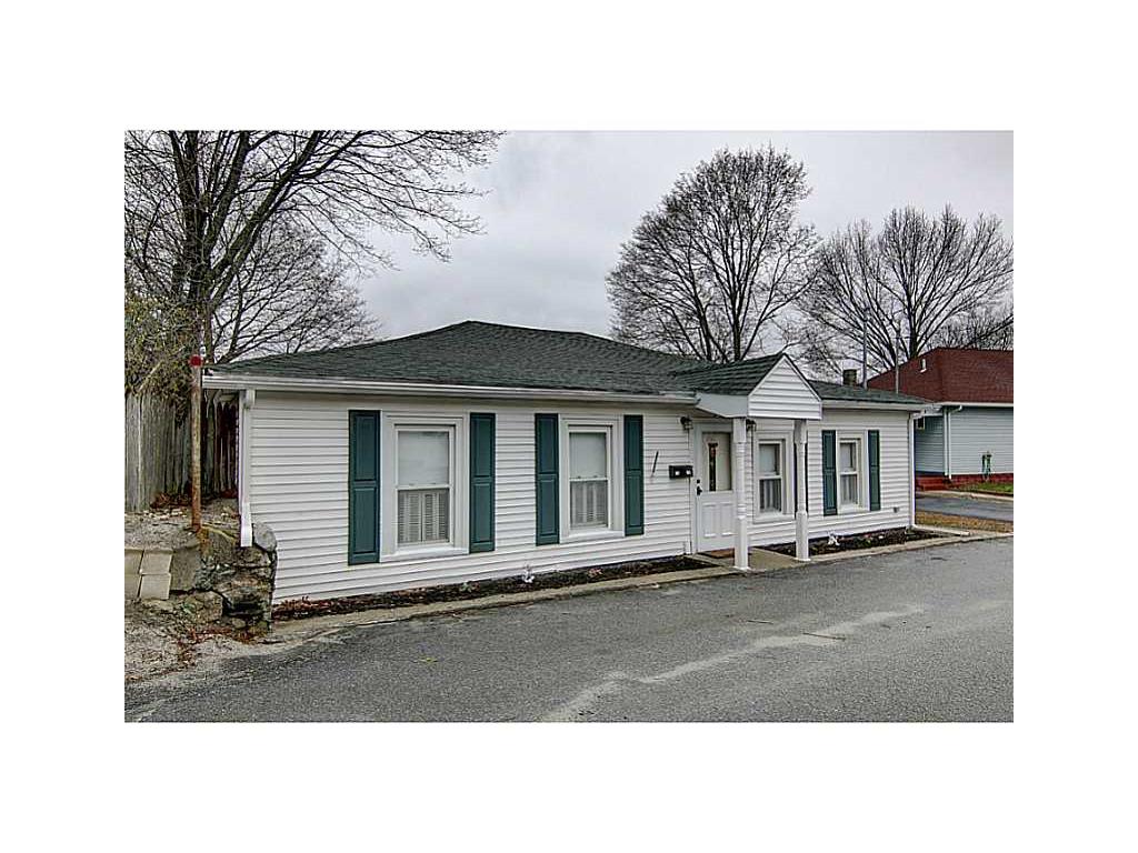 95 Thomas St, Woonsocket, RI 02895 photo 2
