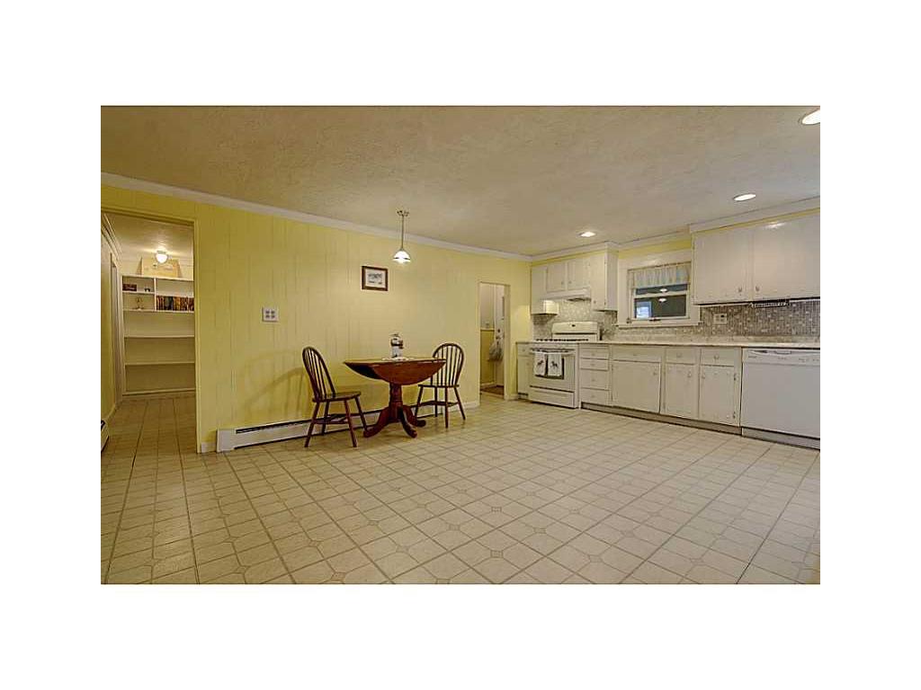 95 Thomas St, Woonsocket, RI 02895 photo 7