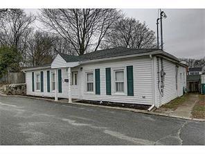 95 Thomas St, Woonsocket, RI 02895 photo 3