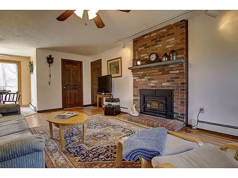 116 Forest St, Franklin, MA 02038 photo 3