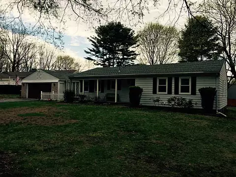 85 Commonwealth Ave, Warwick, RI 02886 photo 1