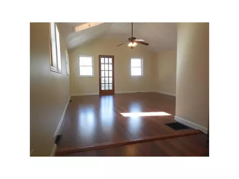 30 Huron St, Warwick, RI 02889 photo 2