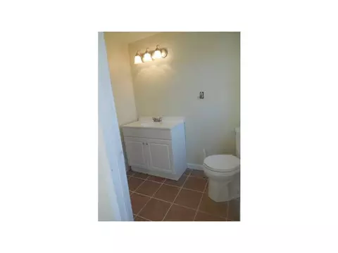 30 Huron St, Warwick, RI 02889 photo 3